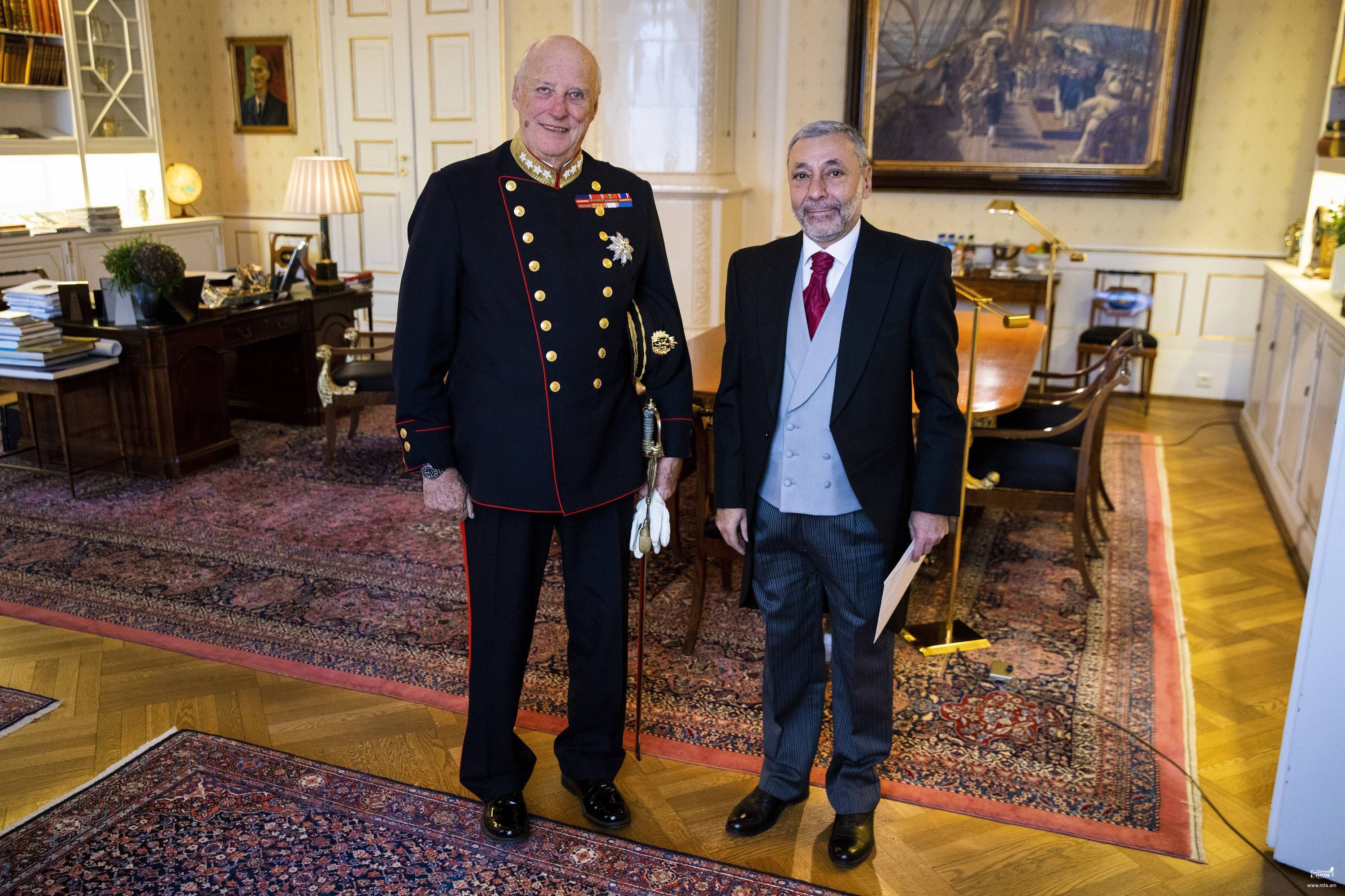 Ambassador Arzoumanian presented the Letters of Credence to the King of Norway 